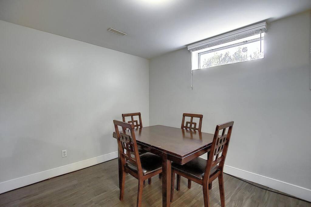 Cozy Reno, Ac 5br 2bths Huntington Calgary