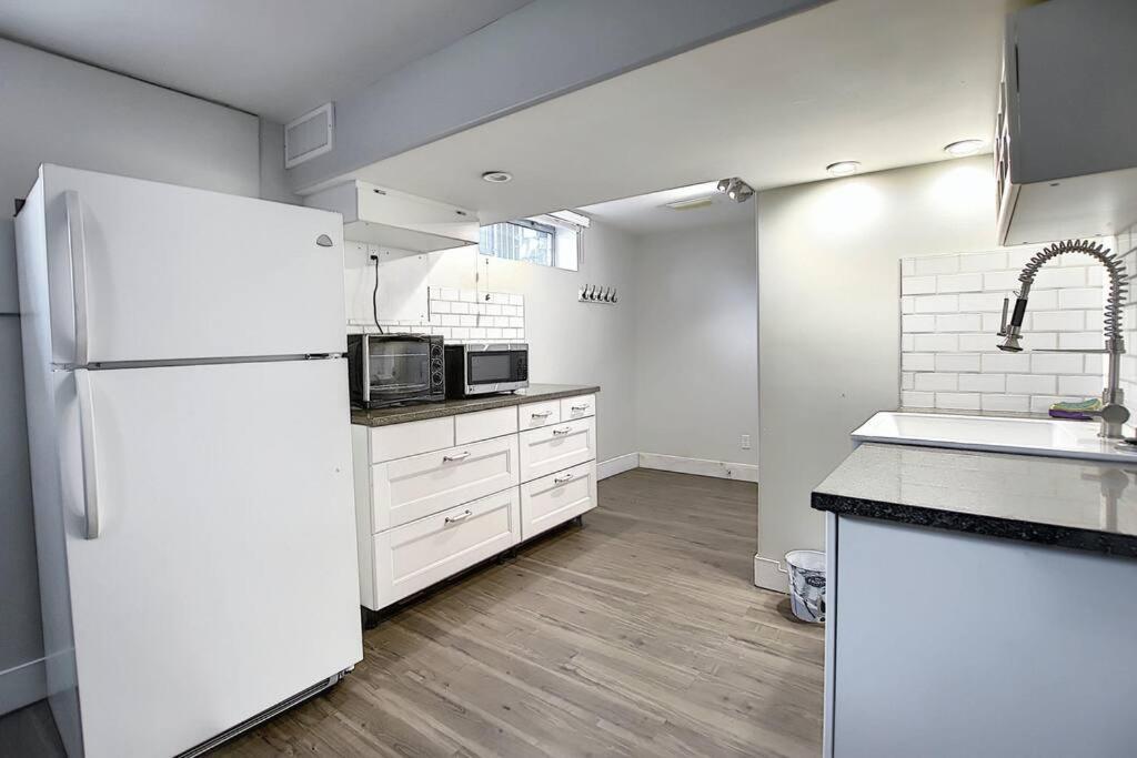 Cozy Reno, Ac 5br 2bths Huntington Holiday home Calgary