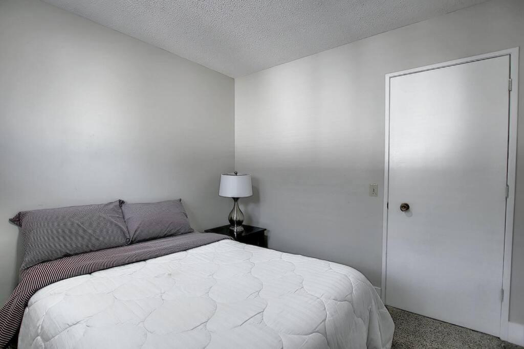 Cozy Reno, Ac 5br 2bths Huntington * Calgary